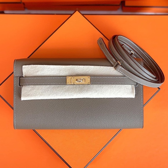 Hermes Handbags - Kelly to go Etoupe ghw